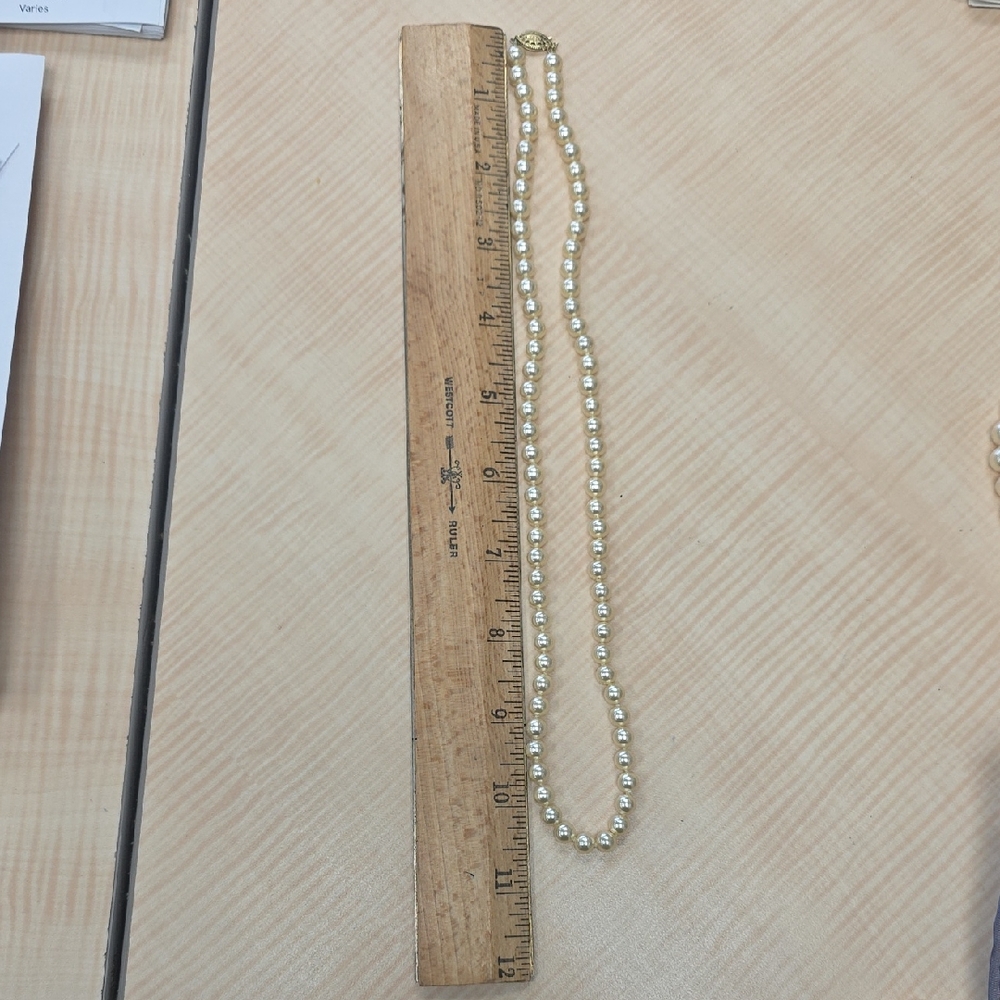 Elegant Pearl Necklace. Never Worn